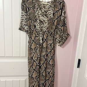 Entro Brown and Cream Dolman Sleeve Dress